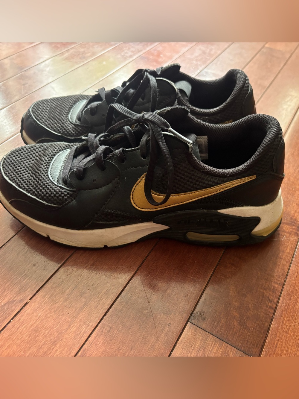 Nike Woman’s Air Max Sneakers Size 7.5